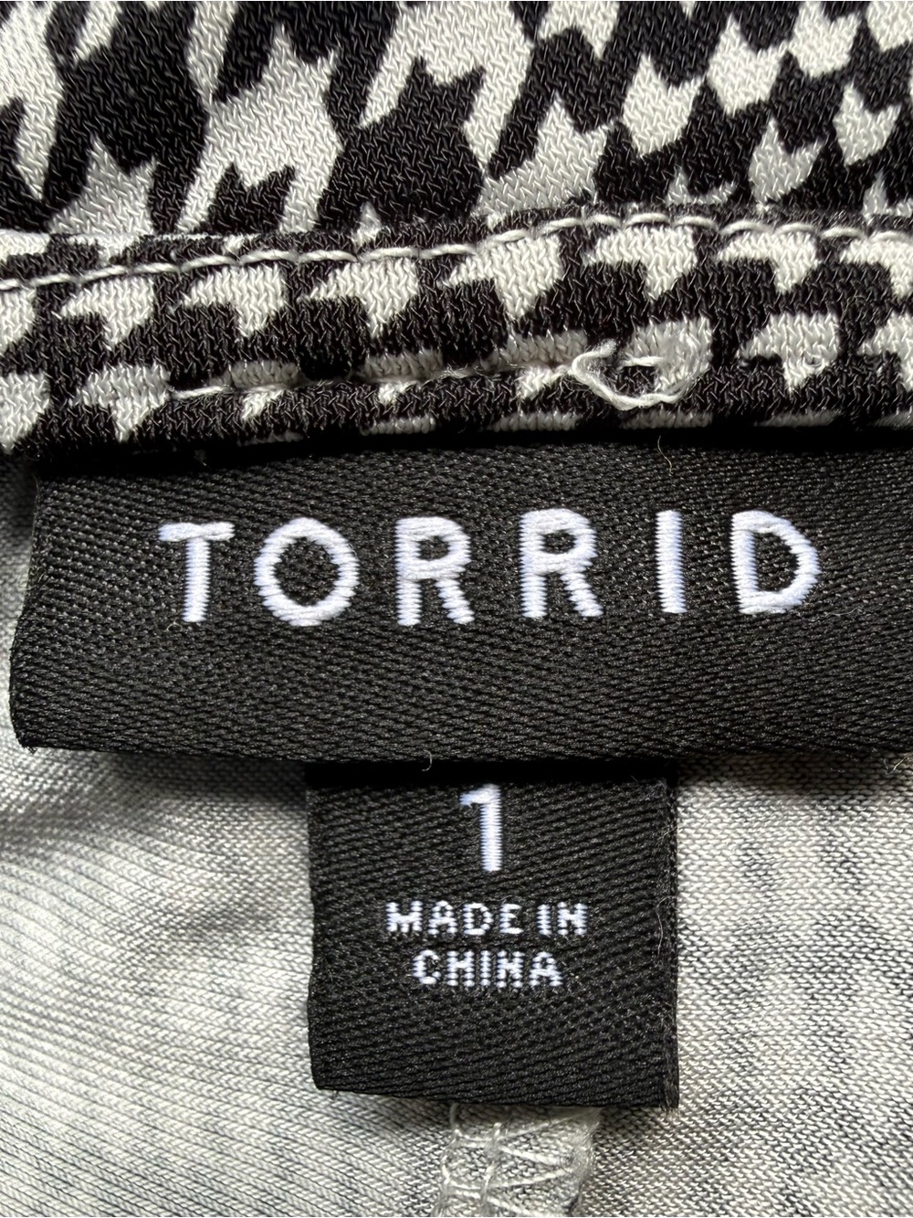 Torrid Mini Studio Knit Cinch Front Skater Dress Size 1X Black White Houndstooth - Picture 10 of 12